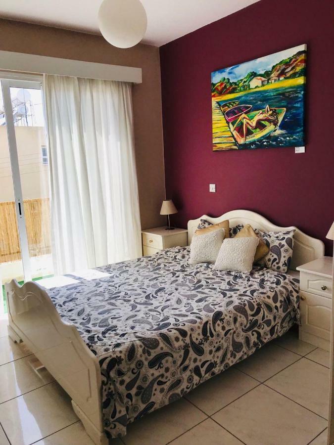 Beautiful Apartment Near The Sea Paphos Exterior photo